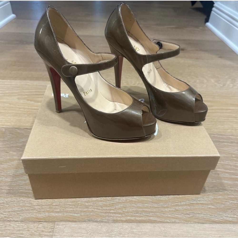 Christian Louboutin Bronze Patent Leather Jane Vendome Platform Pumps